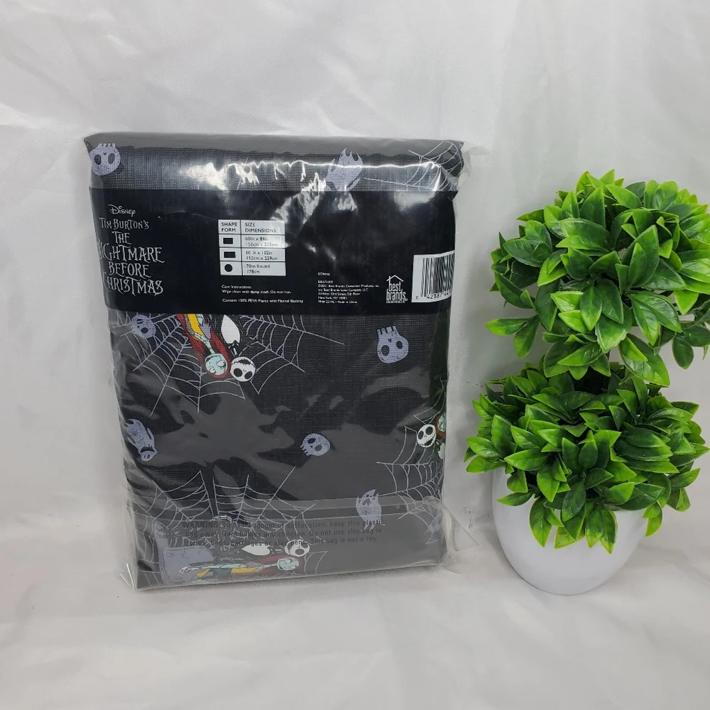 ◇ Tim Burtons Nightmare Before Christmas Vinyl Tablecloth 60